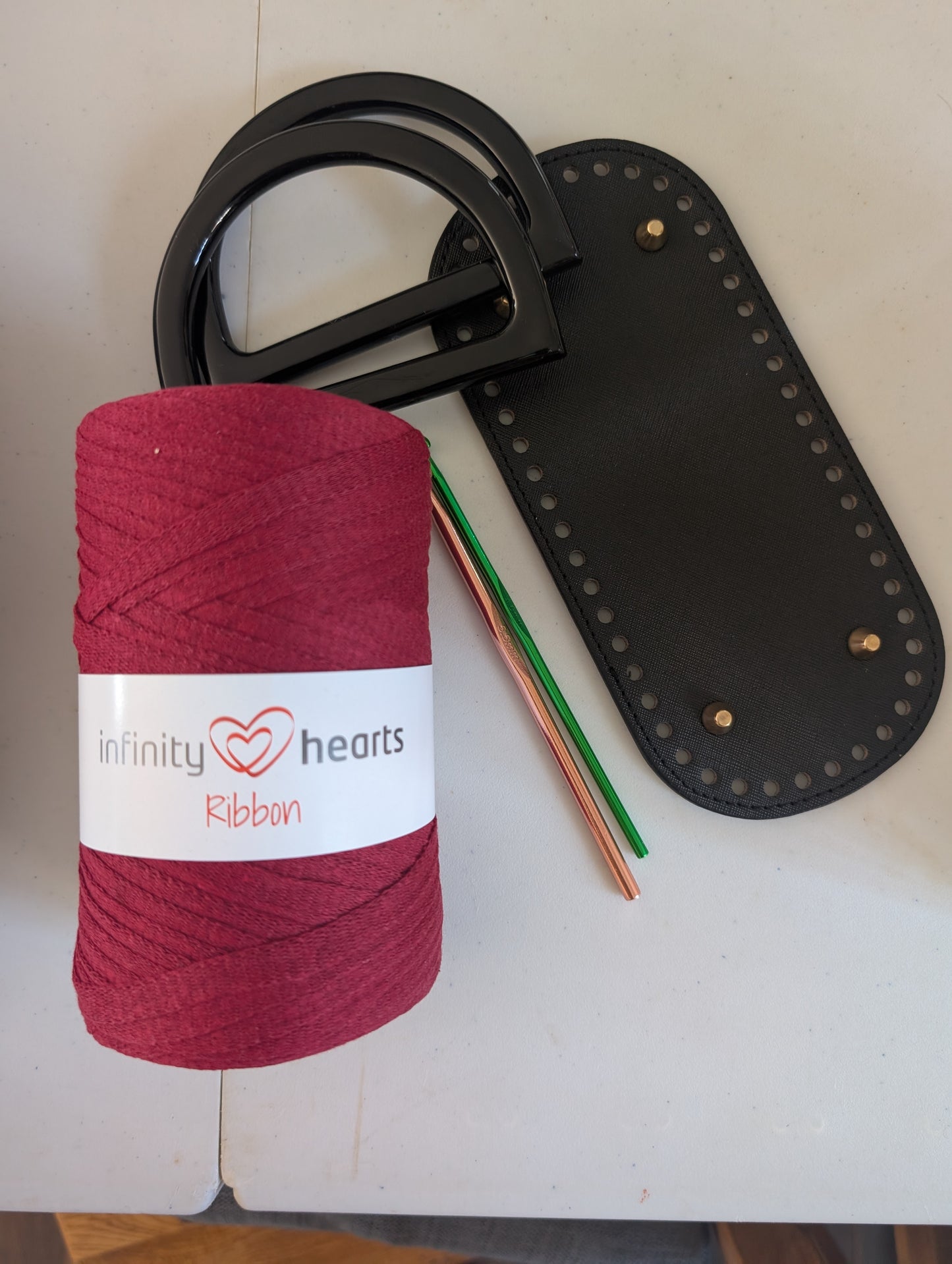 Oval handbag crochet kit