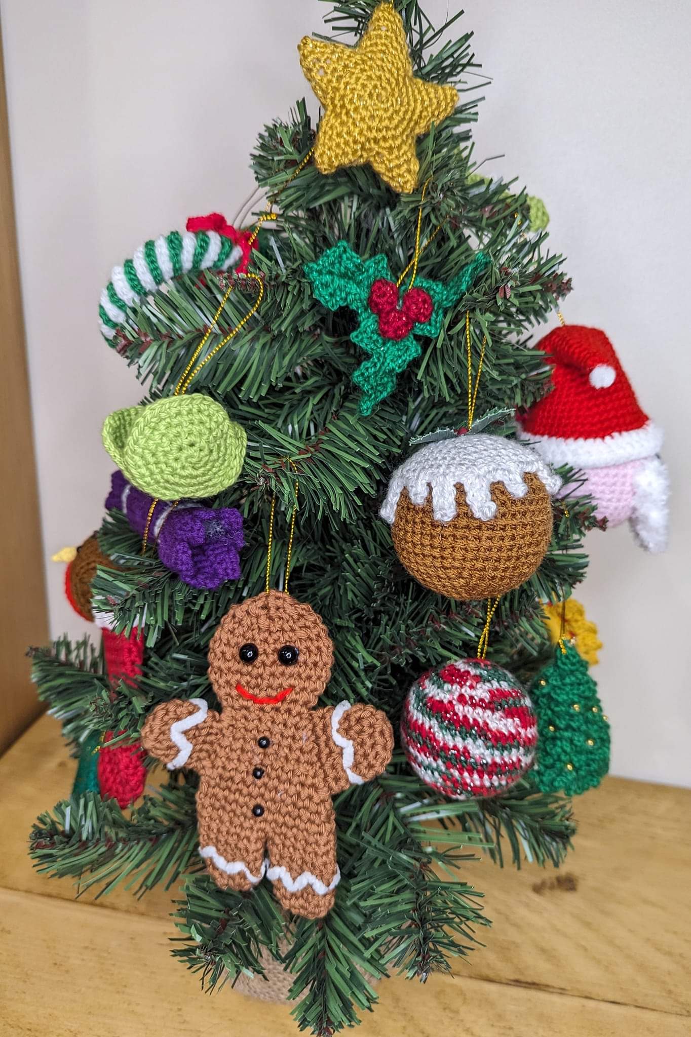 Crochet advent calender - baubles