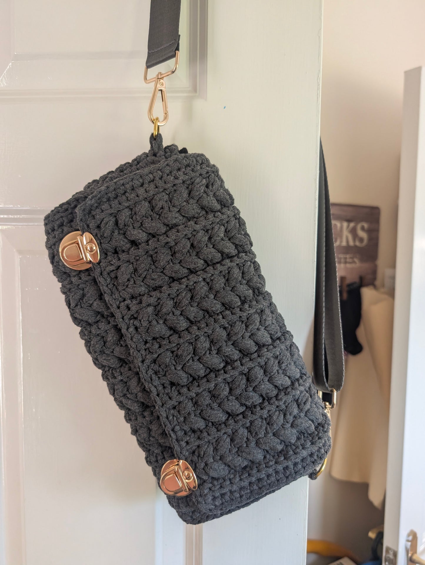 Satchel bag crochet kit