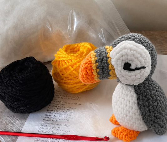 Beginners crochet puffin kit